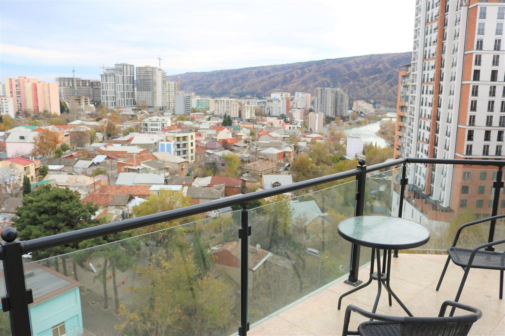 L Plaza Hotel Tbilisi Exterior foto
