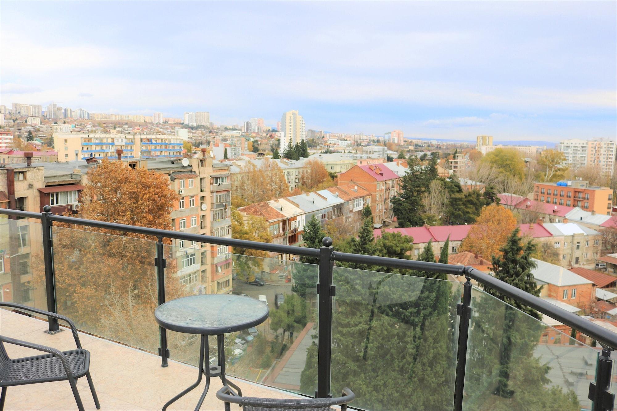 L Plaza Hotel Tbilisi Exterior foto