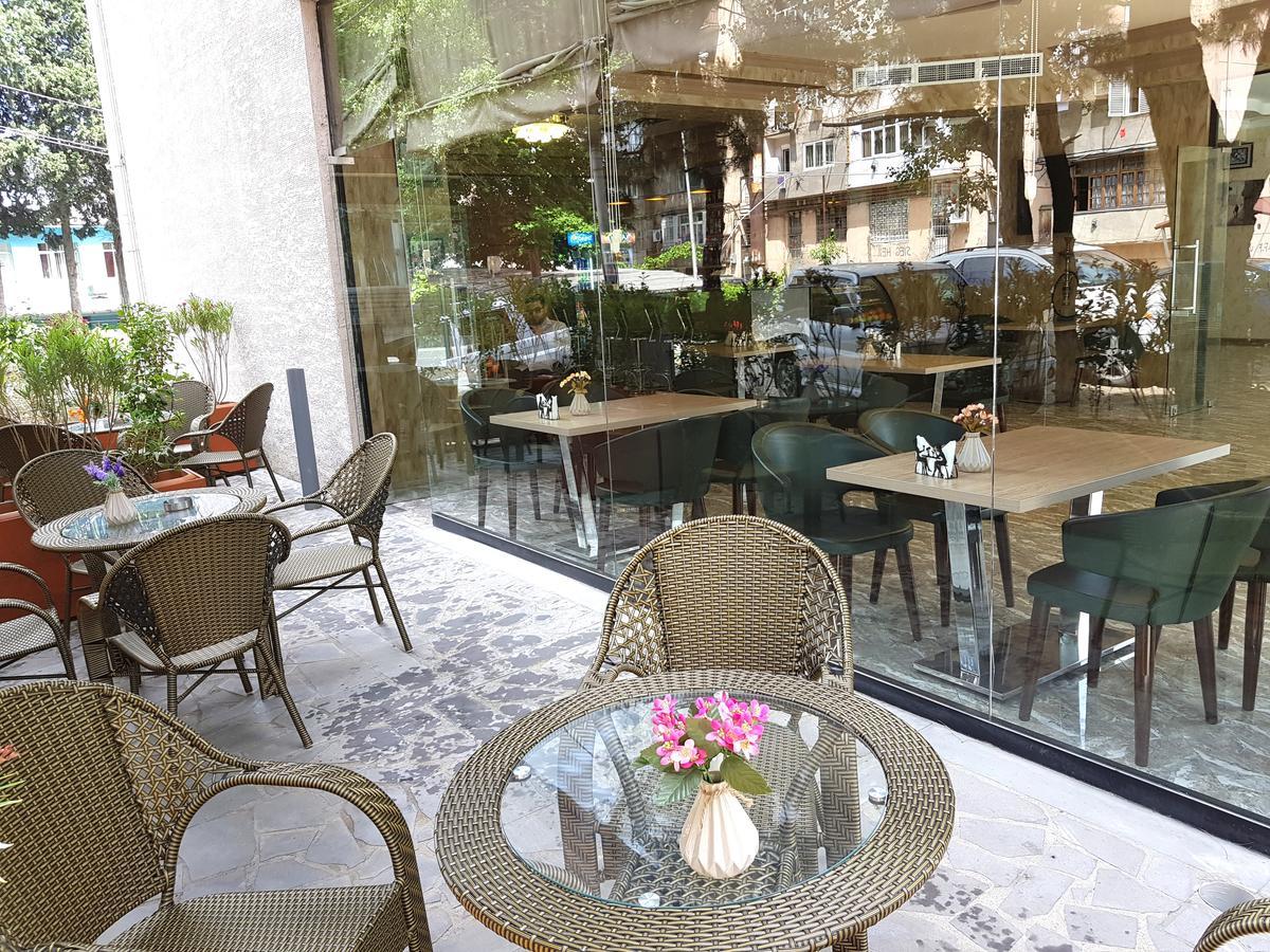 L Plaza Hotel Tbilisi Exterior foto